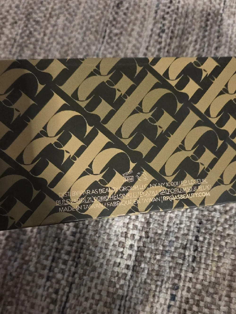 Laura Geller Gold and Black Baked Eyeshadow Palette